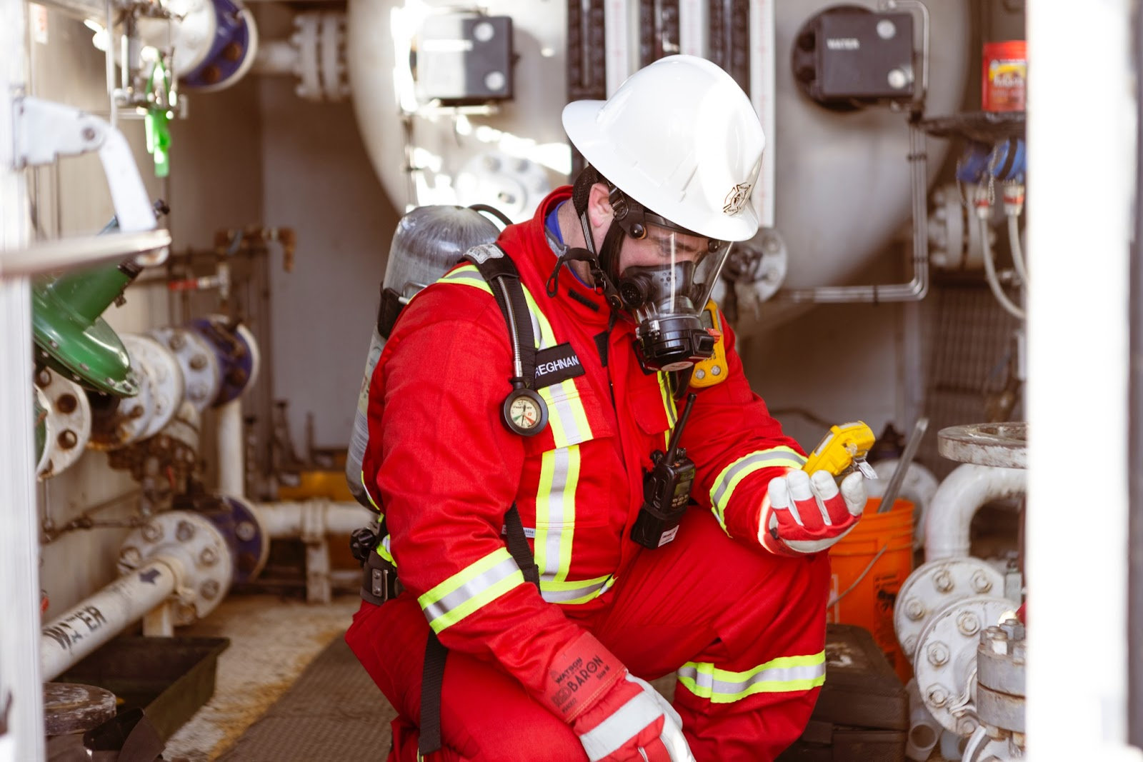 Breathing air and respiratory rental fleet — SCBA, SABA, cascades and compressors — for Saudi petrochemical shutdowns